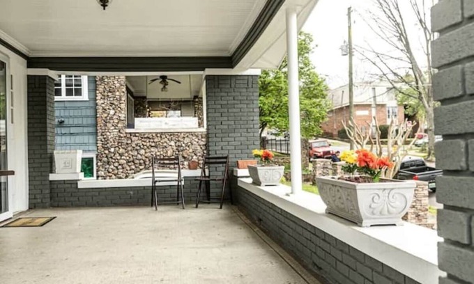 Birmingham House | 29th Street Trendy Lakeview Craftsman 8