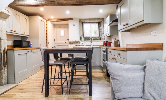 Wadsworth Cottage | 2A Chiserley Stile