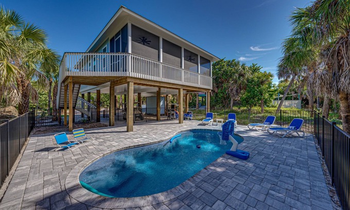 North Captiva House | Private Heated Pool & Golf Cart Access - Guest Rated 10/10