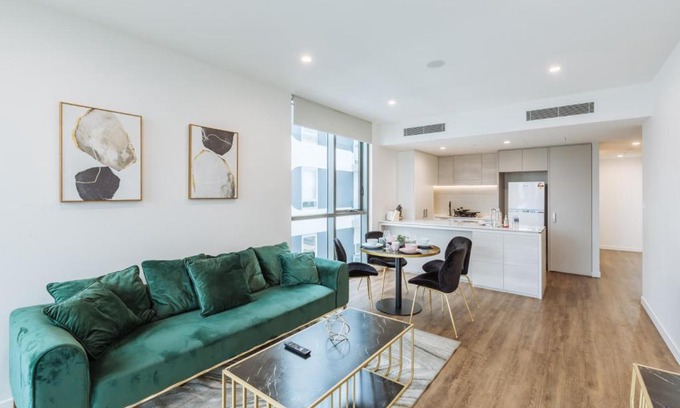 South Brisbane Apartment | City View 2B Apartment - Rated 10/10 by Guests!