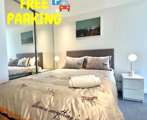West Melbourne Apartment | Cozy 2B1B Near Train Station with Free Parking & Breakfast