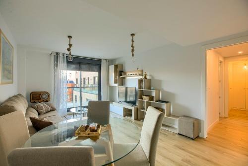 Bellas Vistas Apartment | Modern 4-Star Apartment in Santiago Bernabéu Business District