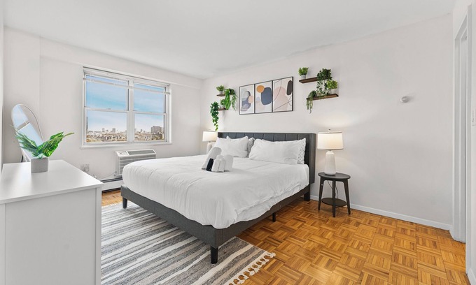 North Brookline Apartment | 2bd/1.5ba Next to BU 8367