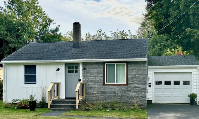 Utica House | Cozy 2Bd Private Home in Utica, NY - Close to Attractions