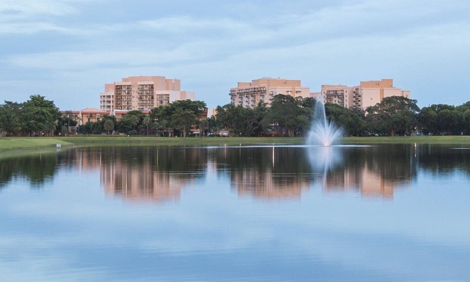 Survey Creek Resort | Immaculate 2BD/2BTH Condo with Pool at Pompano Beach