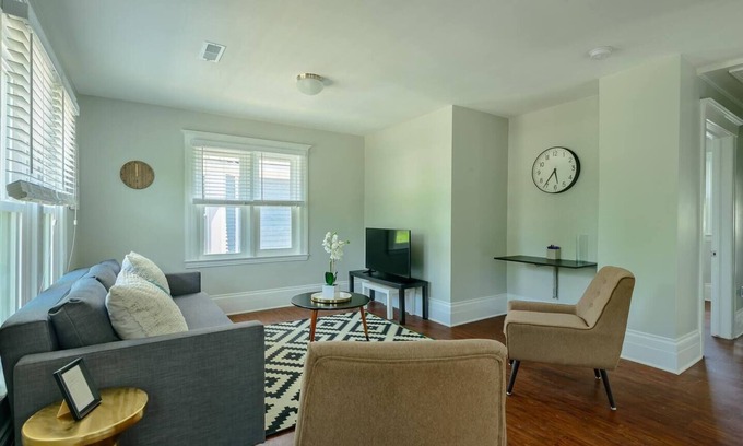 Detroit Apartment | Family-Friendly 2bd West Village Apt: Eat, Drink, Enjoy!