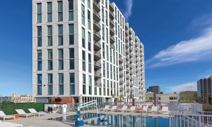 West End Condo | Modern Austin Retreat with Rooftop Pool & Family-Friendly Perks