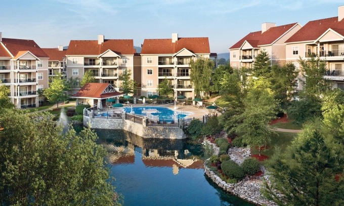 Table Rock Hotel | Relaxing 2BD Branson Retreat with Pools and Gym Access