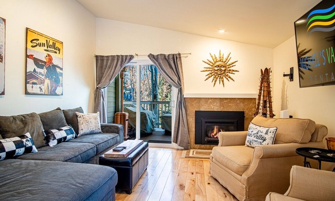 Elkhorn Village Condo | 2BD Ranch Condo - Steps to Elkhorn Resort Amenities