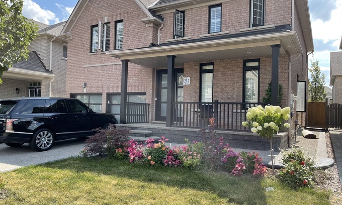 Brampton Apartment | Cozy 2Bdrm Apartment in a Great Neighborhood for Families