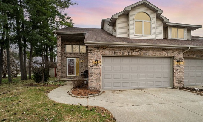 Saginaw House | Ideal Saginaw Retreat: 2-Bedroom with Office & Spa