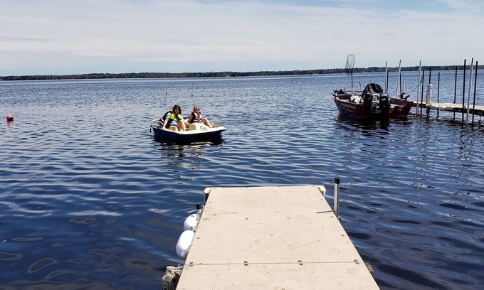 Gladstone Cottage | Relaxing Lake MI Fishing Cabin with WiFi, Deck & Firepit