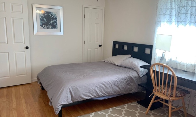 Linfield Oaks House | Convenient 2Bed/1Bath Townhouse Near Stanford & Palo Alto