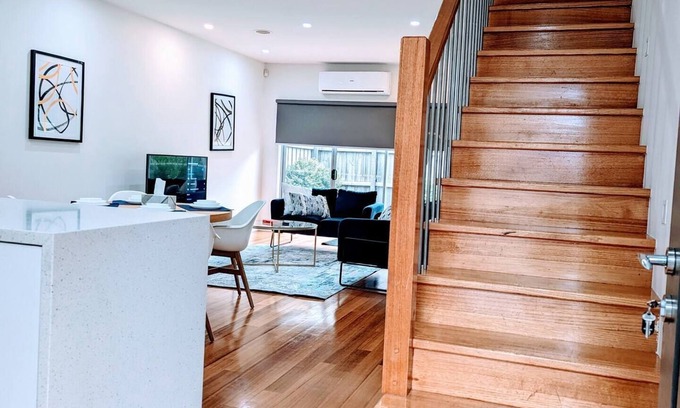 Tullamarine House | Convenient 2-Bedroom Retreat Near Melbourne Airport