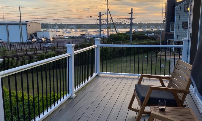 Stonington House | Beautiful 2Bed/2Bath with Ocean Views and Pool Access
