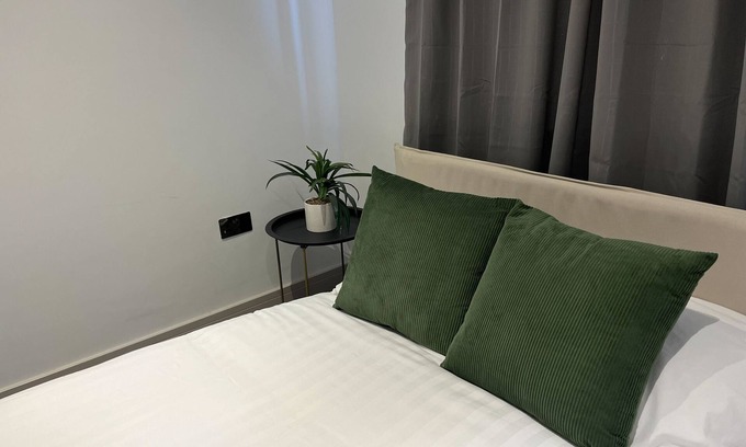 South Benfleet Apartment | Comfortable 2-Bed Apartment with Kitchen in Benfleet