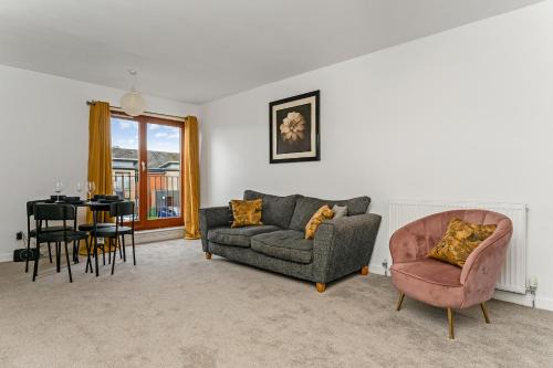 East End Apartment | Pet-Friendly 2-Bed Gem in City Central East End