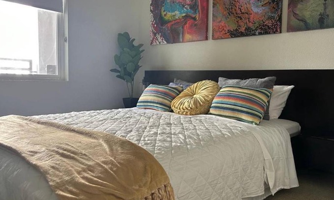 North Las Vegas Apartment | Modern 2-Bedroom Condo on Fremont Street Near Entertainment