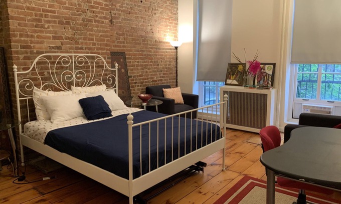 Fort Greene House | Historic 2-Bedroom Stay Near Barclays Center, Rated 10/10