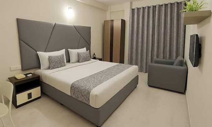 Hiranandani Gardens Apartment | 2bhk serviced apartment at powai