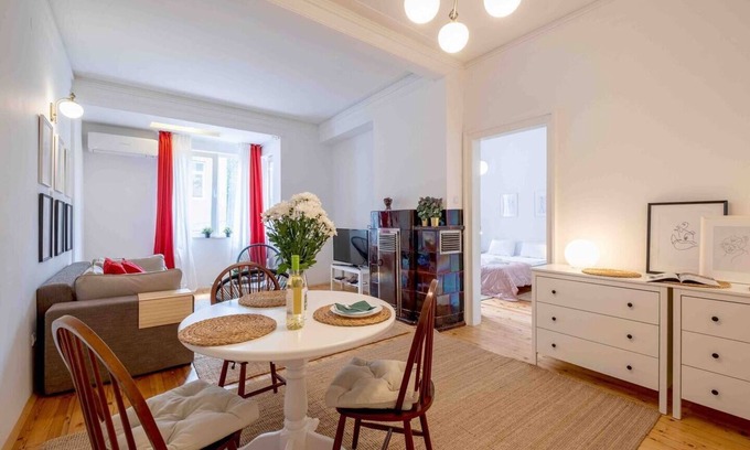 Lozenets Apartment | Family-Friendly 2BR with Kitchen Near Metro Access