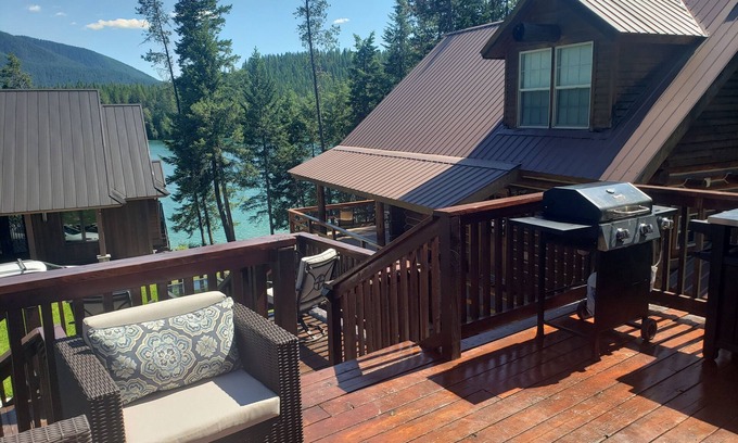 West Glacier House | Lakeview Retreat: 2BR, 1BA in West Glacier – Guest Rated 9.8