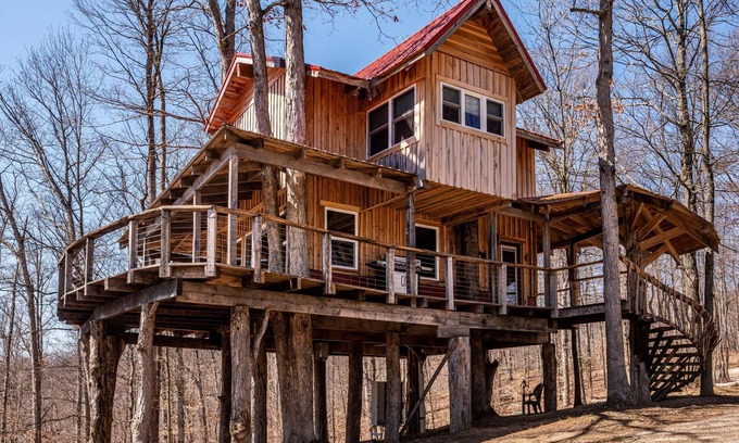 Gnaw Bone House | 2BR, 1BA HAND BUILT MOUNTAIN TOP TREE HOUSE with Hot tub