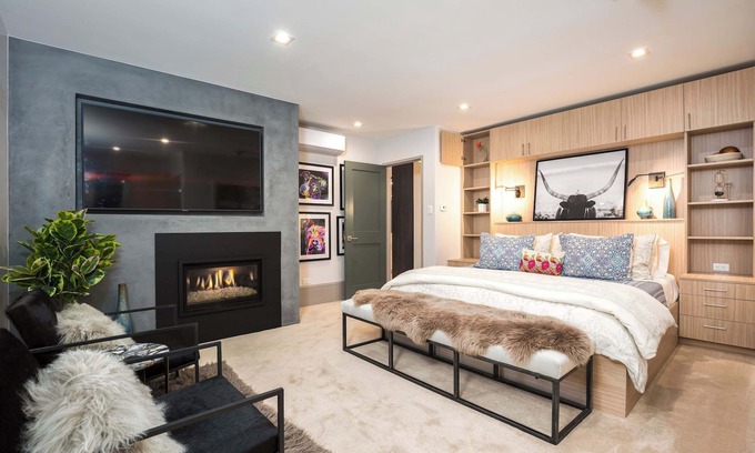 Aspen Condo | Explore Aspen Mountain: 2 BR Retreat with Spa & Pool