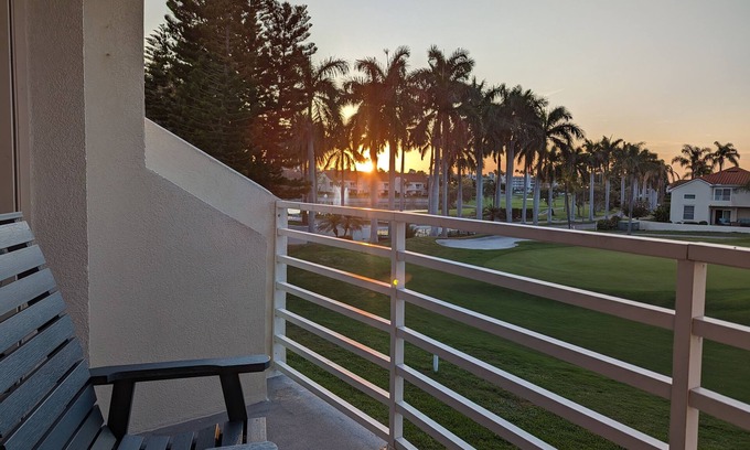 Isla del Sol Condo | Beautiful Isla del Sol Condo with Golf & Sunset Views