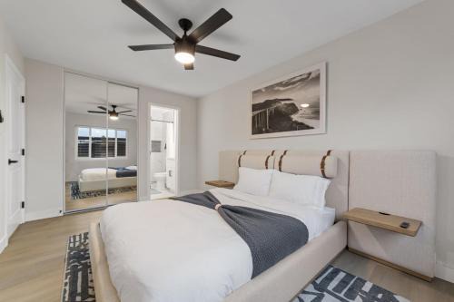 Bay Ho House | 2BR, 2B, Coffee Bar, Cozy Sectional, Rainfall Shower, Smart TVs, Cozy Beach Theme