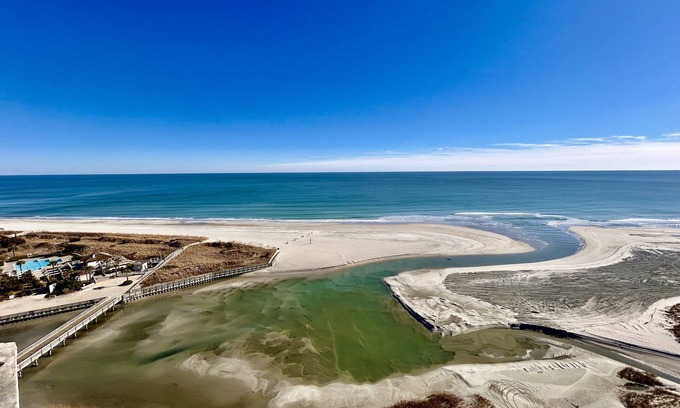 Briarcliffe Acres Condo | Exceptional 15th Floor Penthouse with Ocean View & Amenities
