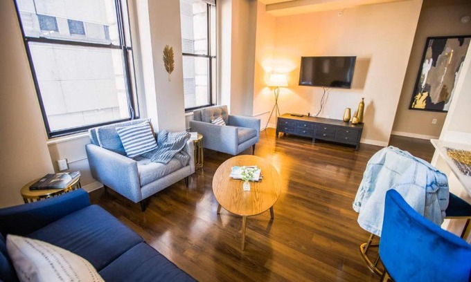 Downtown Baltimore Apartment | Executive 2BR/2BA Suite with Gym & Family-Friendly Amenities