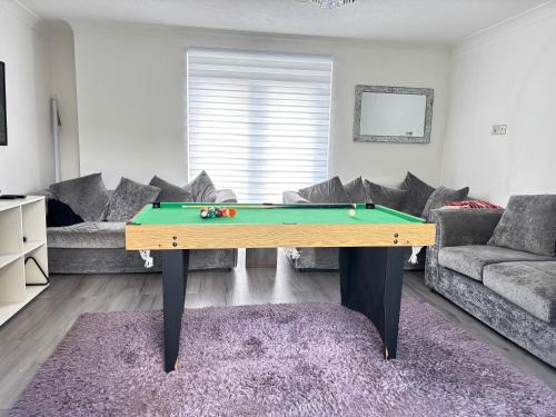 Lacey Green House | Cozy Furnished Property with Pool and Parking for Families