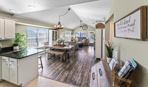 Branson West House | Unwind with Jetted Tub & Golf Access – Top Rated Stay!