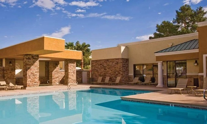 Las Vegas Condo | Top-Rated 2br Condo Near Las Vegas Strip with Spa Access