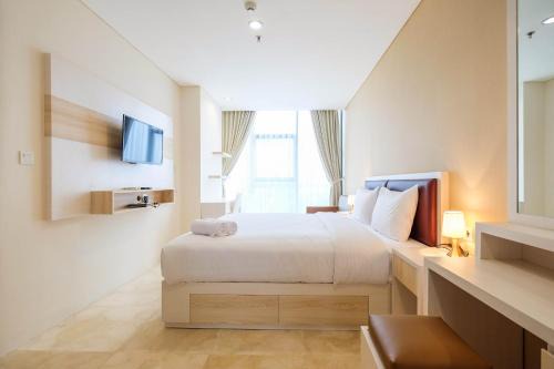 Mampang Prapatan Apartment | Modern 2BR L'Avenue Apartment with Pool & Family Friendly