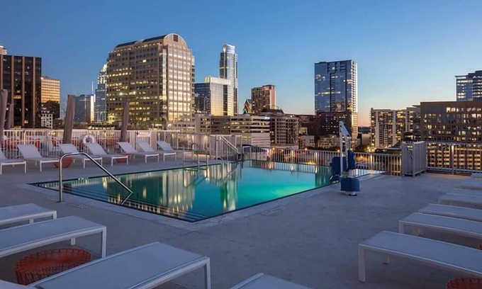 Civic District Condo | Modern 2br Condo in the Heart of Downtown Austin