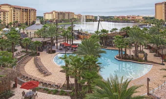 Lake Buena Vista Resort | Explore 2BR-Dlx Disney Retreat with Pools, Mini Golf & More