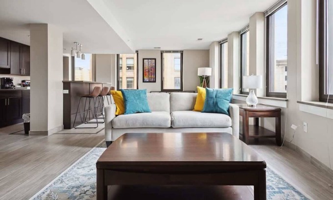 Capitol City Apartment | Exquisite 2BR Downtown Getaway with Spa & Kitchen Amenities