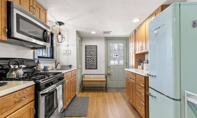 Dennis Port House | Relaxing 2BR Retreat with Ocean View, Steps from Beaches