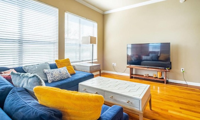Cityplace Apartment | Executive 2BR Suite with Pool & Gym by ENVITAE Awaits