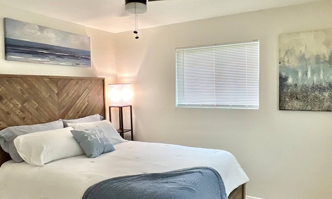 Cape Royale Condo | Cozy 2Br Getaway Near Lake Livingston with Spa & Hot Tub