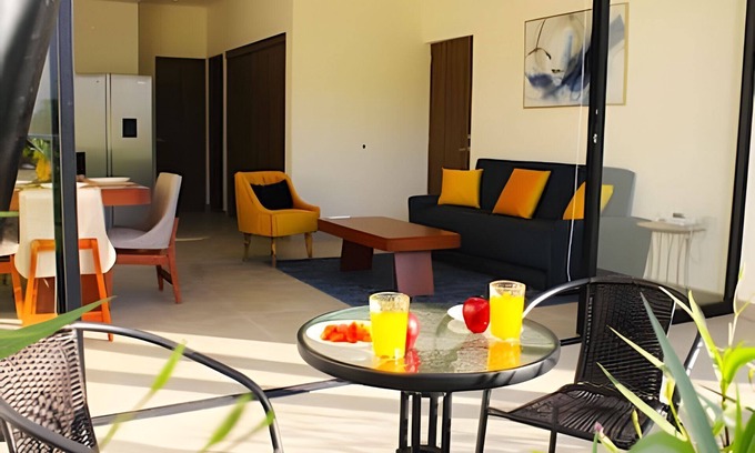Mezcales House | 2BR Ground Floor/Balcony Pool Beach Minutes