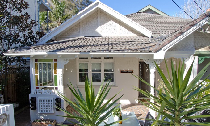 Manly House | Cozy 2BR Home Just Steps from the Beach with Hot Tub