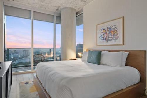 Rainey Street Historic District Apartment | Modern 2BR Highrise Retreat Near Vibrant Rainey St