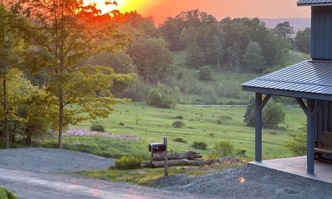 Arnot Cabin | Exceptional Valley View Cabin: Pet-Friendly & Breakfast Included