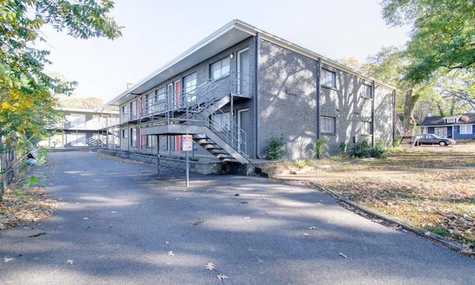 University District Apartment | Family-Friendly 2BR Near University of Memphis Awaits