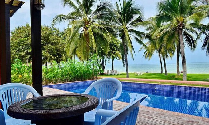 Nong Kae Apartment | Seaside Escape: 2Br Oasis with Ocean View & Pool