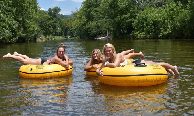 Townsend Cabin | Family-Friendly Riverside Cabin with Hot Tub & Spa