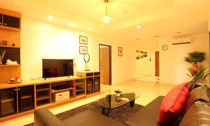 Thung Maha Mek Apartment | Comfortable 2BR Retreat Near BTS – Ideal for Families